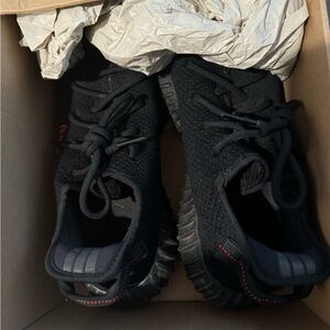 adidas Yeezy
Boost 350 v2 "Bred" sneakers size 7.5